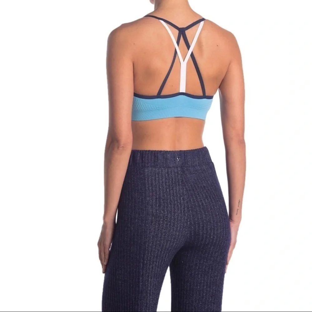 Splendid Strappy Back Sports Bra in Blue Turquoise Sz. Small NWT